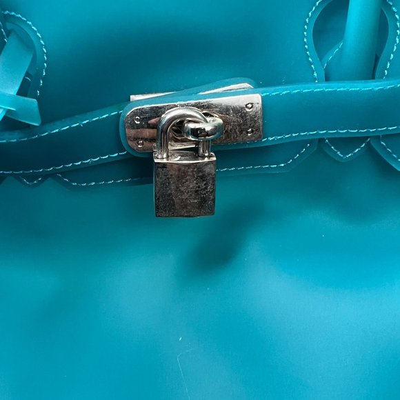 Jelly Tote Blue Green Transparent Purse With Lock and Keys - Picture 4 of 11